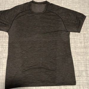 Black Lululemon Metal Vent